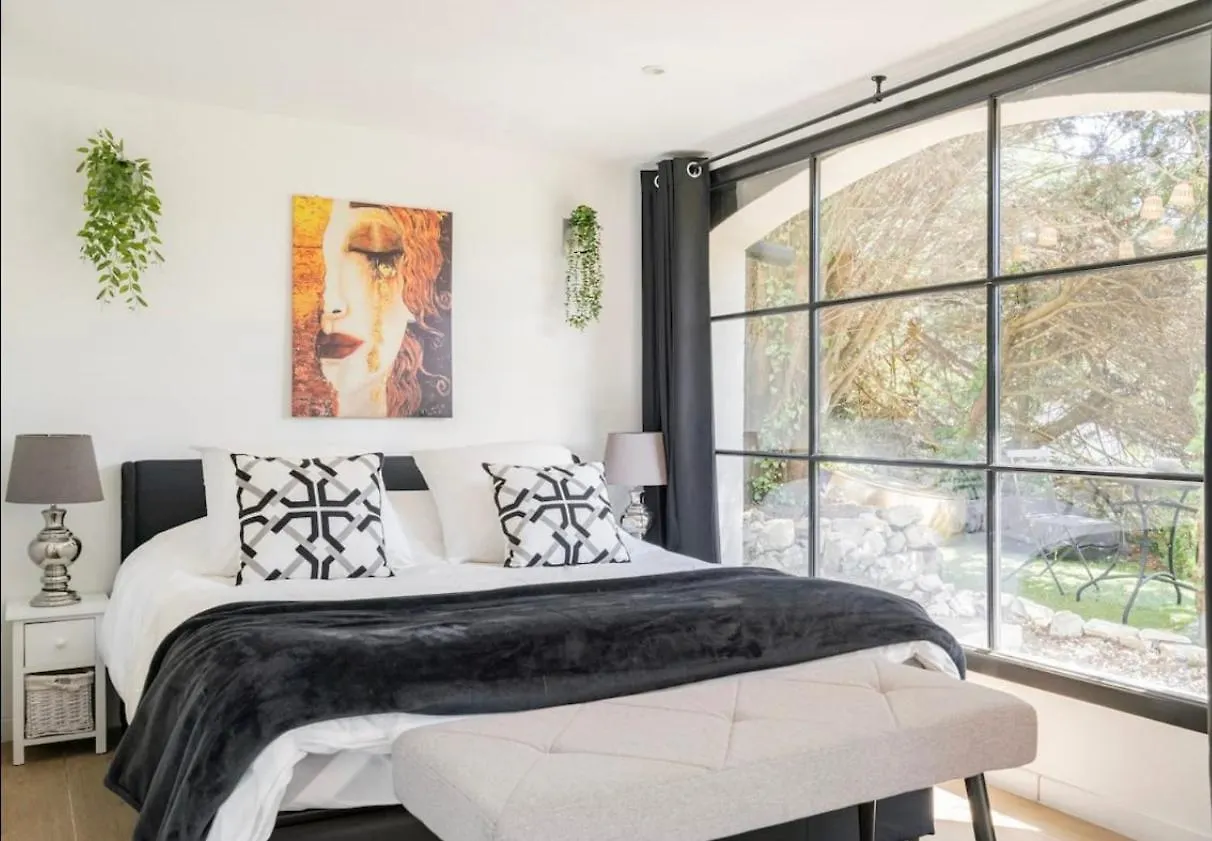 Suite Bastide Magdaleyna موجا 0*,