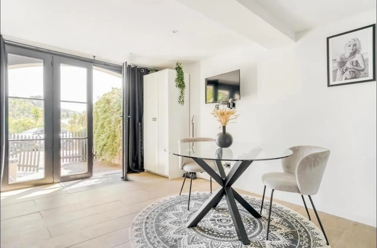 Suite Bastide Magdaleyna موجا