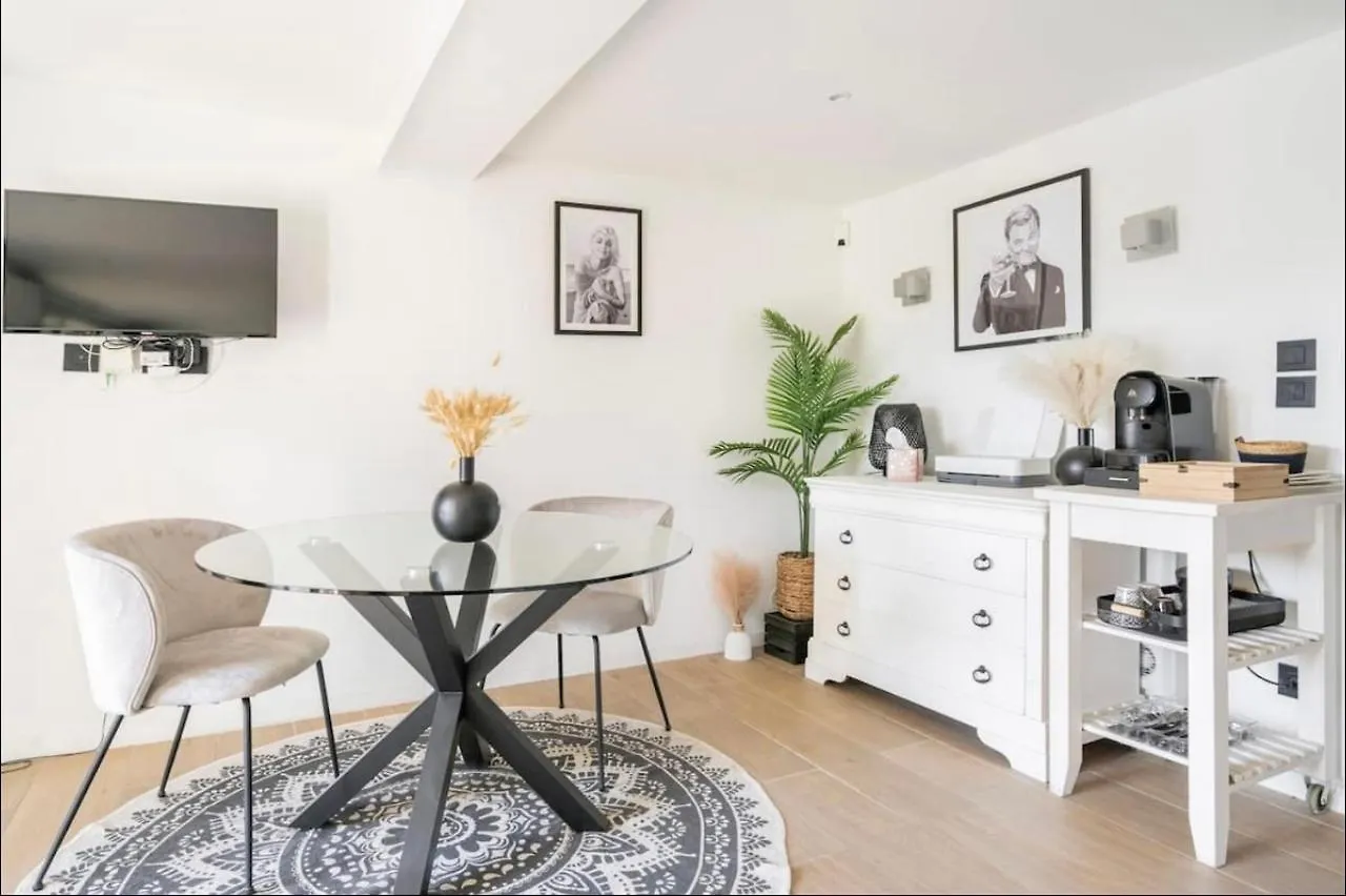 Suite Bastide Magdaleyna موجا بيت ضيافة