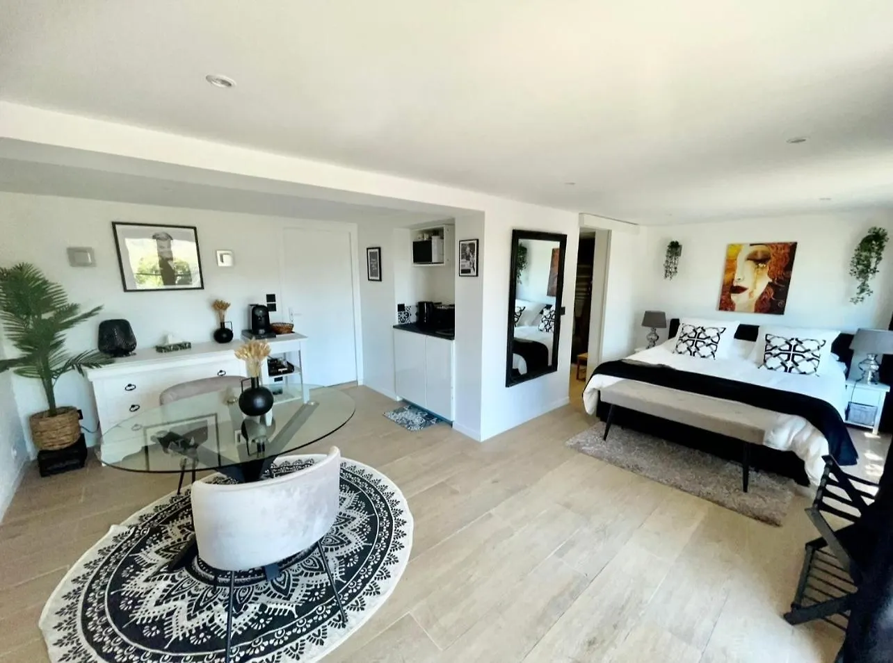 Suite Bastide Magdaleyna موجا فرنسا